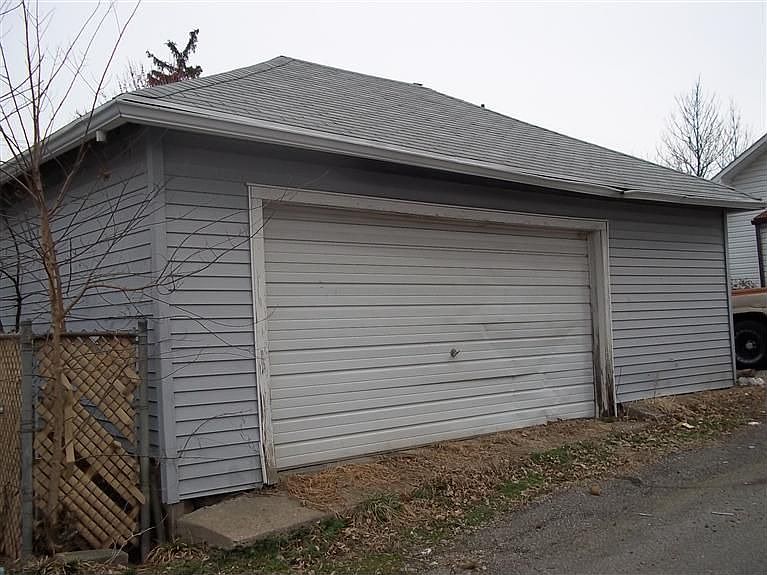 2nd image of 158 W Fairview Ave