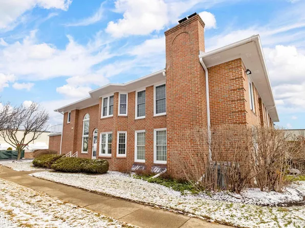 165 Windwood Point, Saint Clair Shores, MI 48080