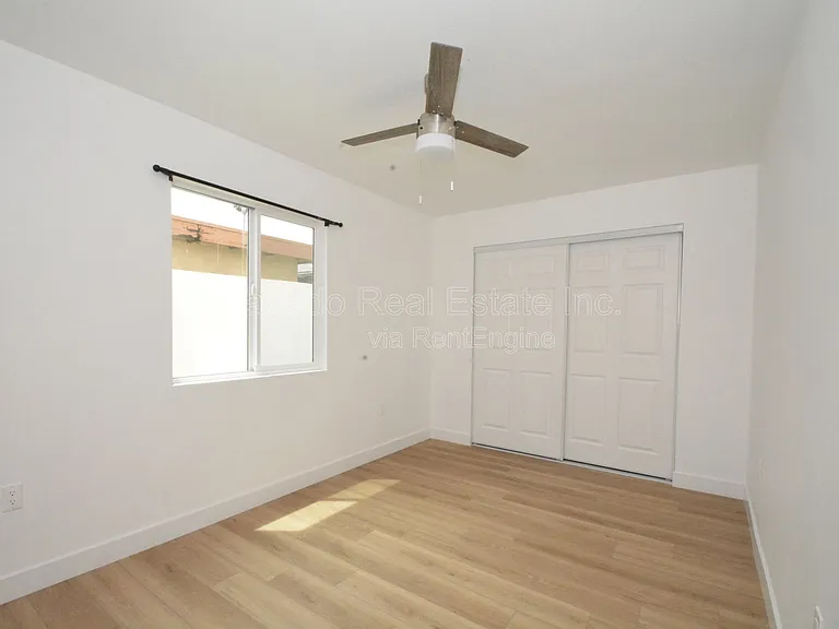 134 E Market St — Photo 8