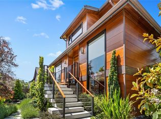 626 Monterey Ave, Oak Bay, BC V8S 4T9