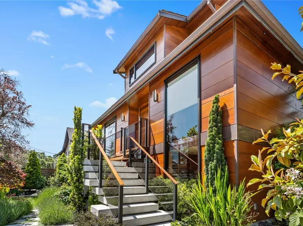 626 Monterey Ave, Oak Bay, BC V8S 4T9