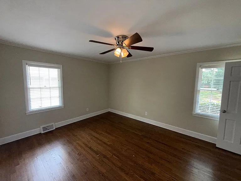 1885 Maryland Ave — Photo 9