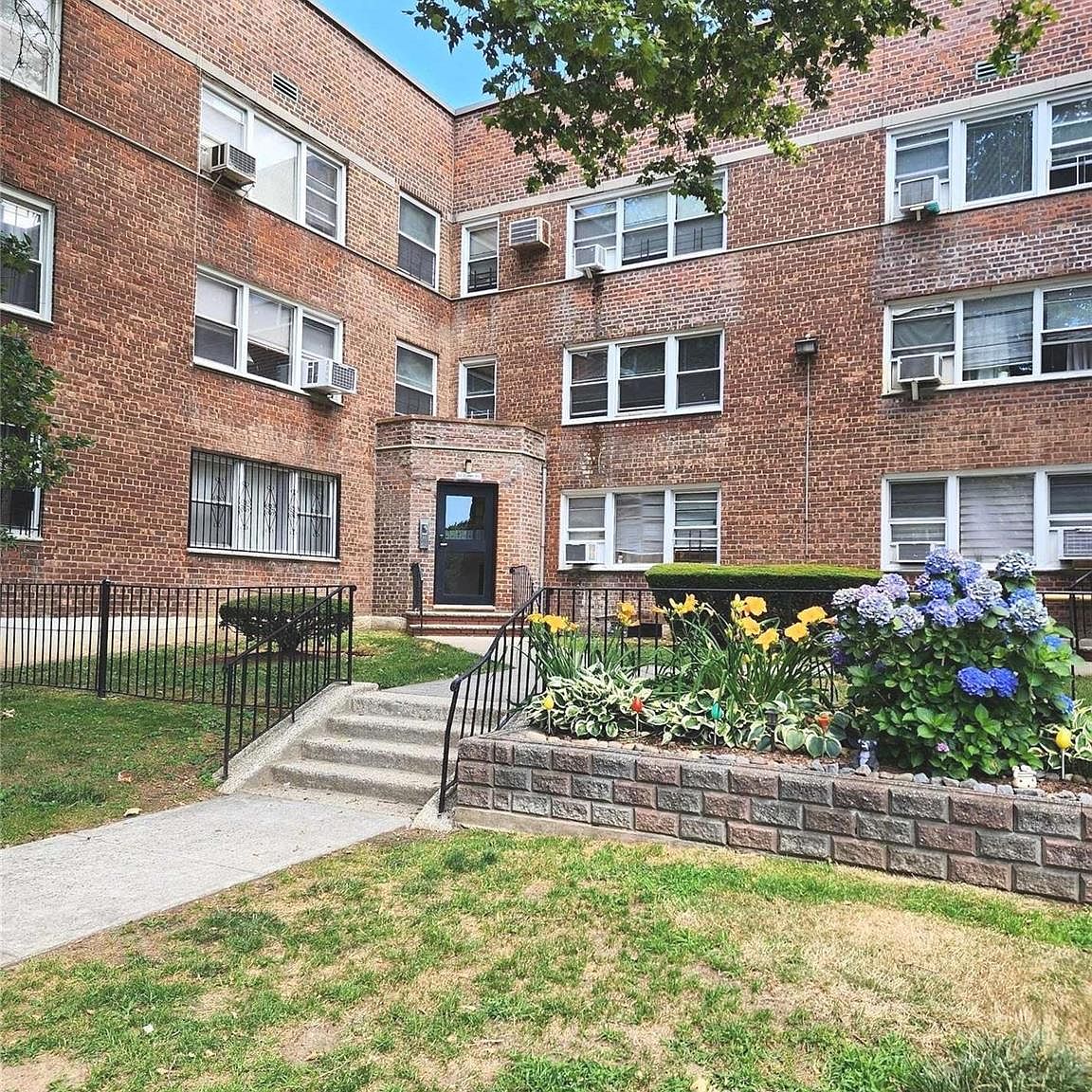 138-37 Jewel Avenue #3B, Flushing, NY 11367 | Zillow