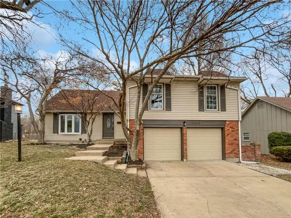 10512 W 102nd Ter, Overland Park, KS 66214