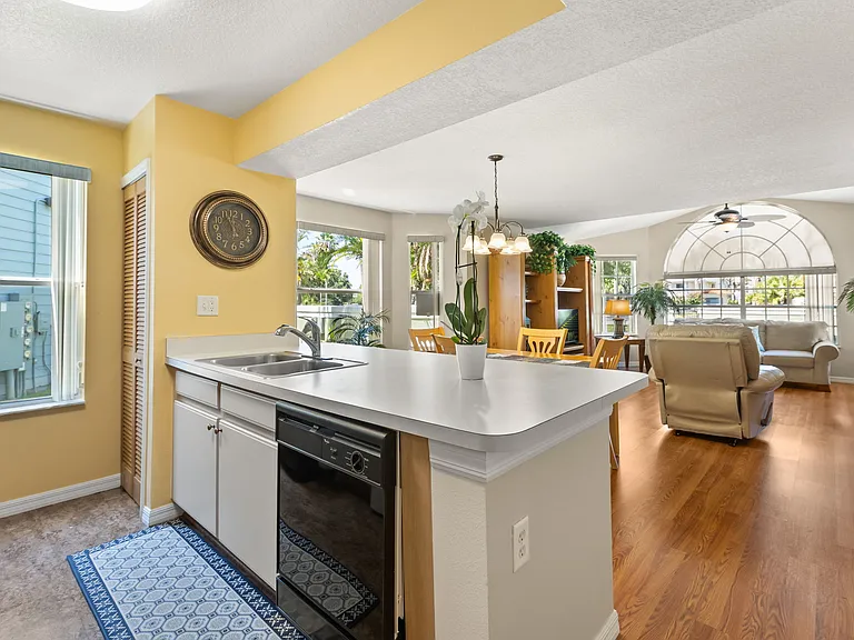 8707 Knightsbridge Ct #B — Photo 10