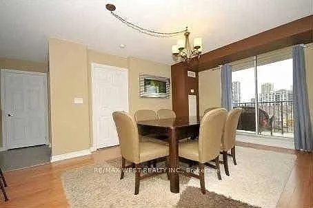 16 Dallimore Cir #403 — Photo 7
