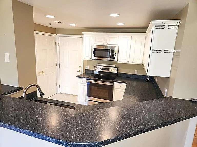 900 Bitner Rd #E11 — Photo 14