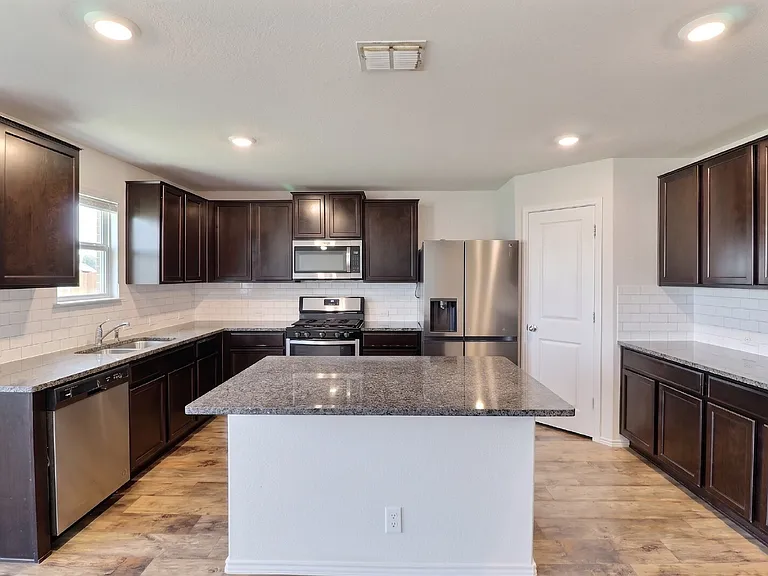 6211 Beech Trail Dr — Photo 8