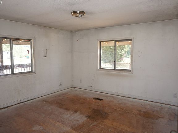 5th image of 19623 NE 173rd Ct