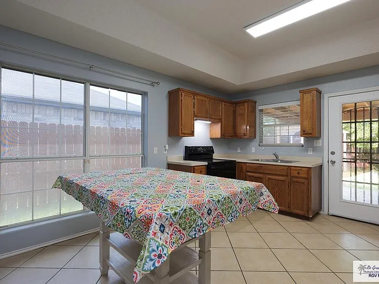 2804 Vienna St — Photo 4
