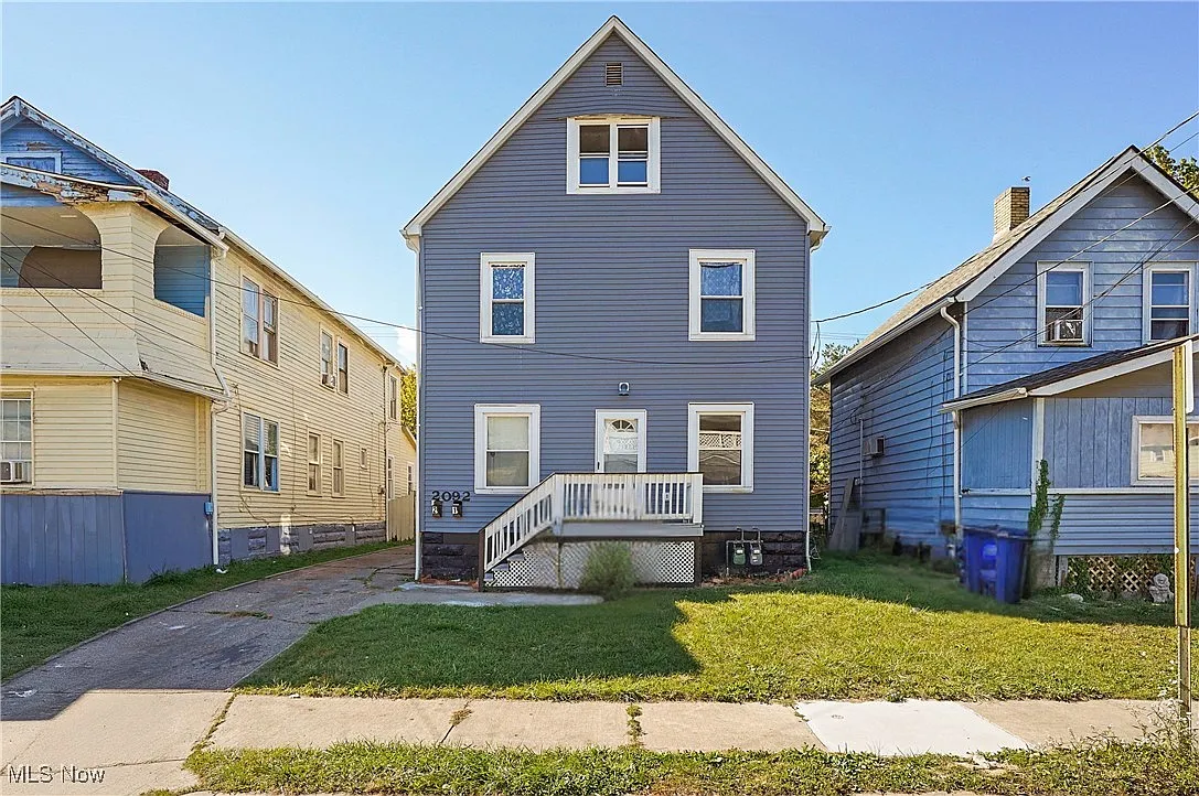 2092 W 105th St photo 1