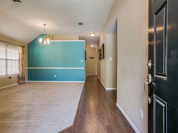 3rd image of 720 Dover Park Trl