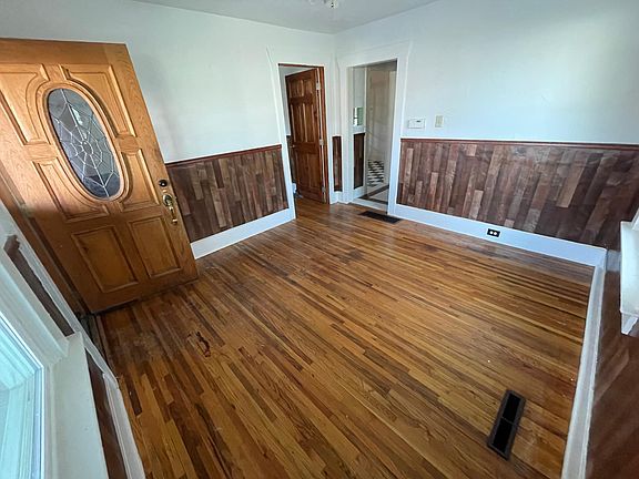 3rd image of 1192 E Kensington Ave