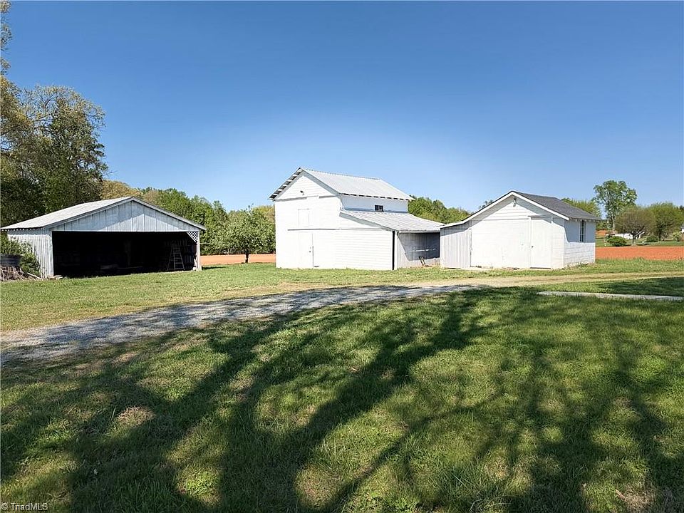 7th image of 2109 Union Grove Church Rd