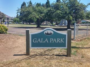 332 SE Hankel St APT 4, Dallas, OR 97338