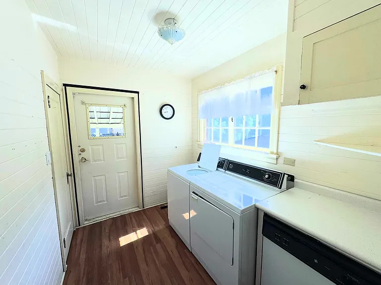 45687 Spadina Ave — Photo 11