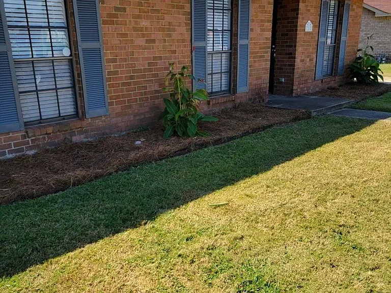 712 E Gardendale Dr — Photo 1