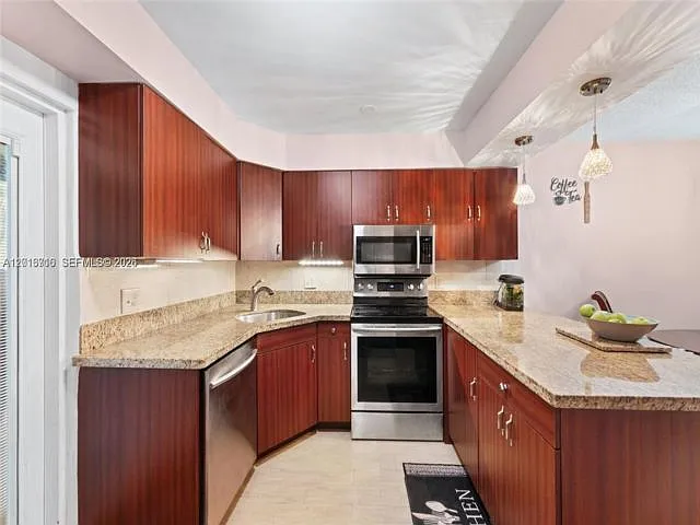 64 Wimbledon Lake Dr — Photo 7