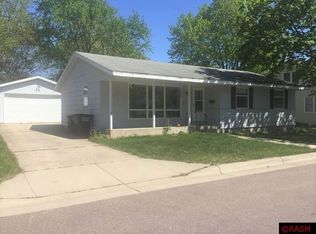 1129 N Washington Ave, Saint Peter, MN 56082