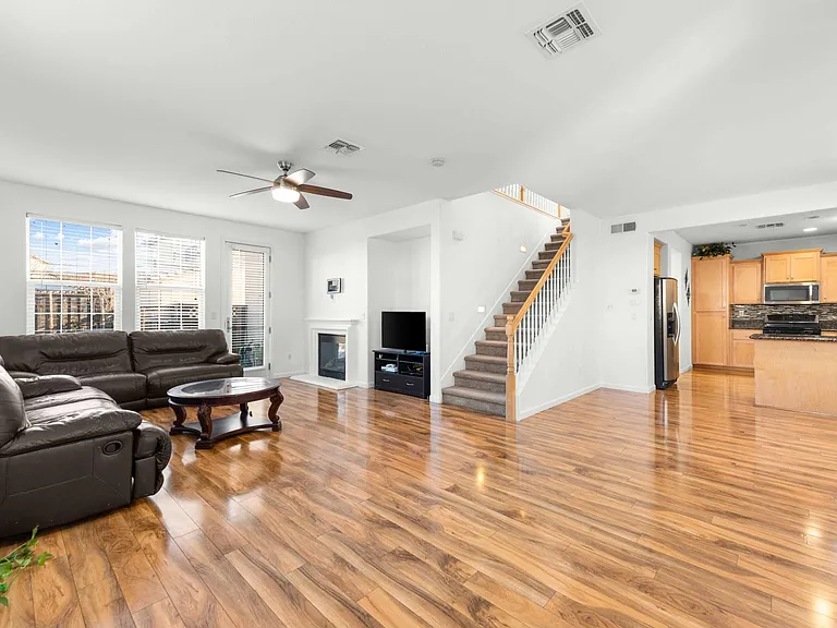 184 Barnhill Dr — Photo 6