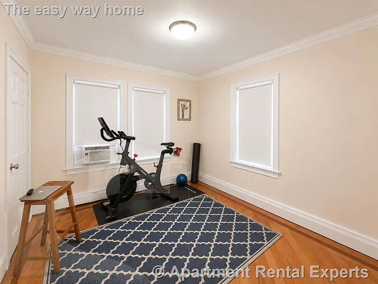 6 Edgar Ct #1 — Photo 3