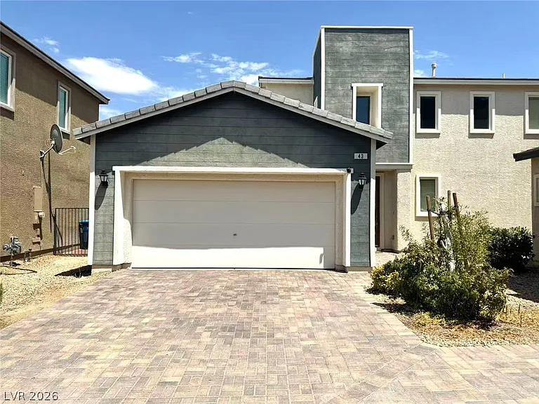 43 Heathrow Lake Ave — Photo 2