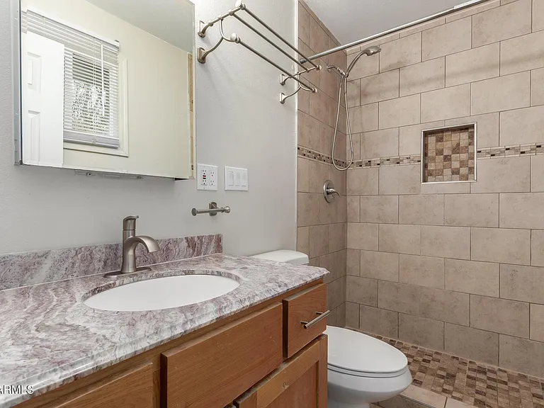 1628 E Del Rio Dr — Photo 23