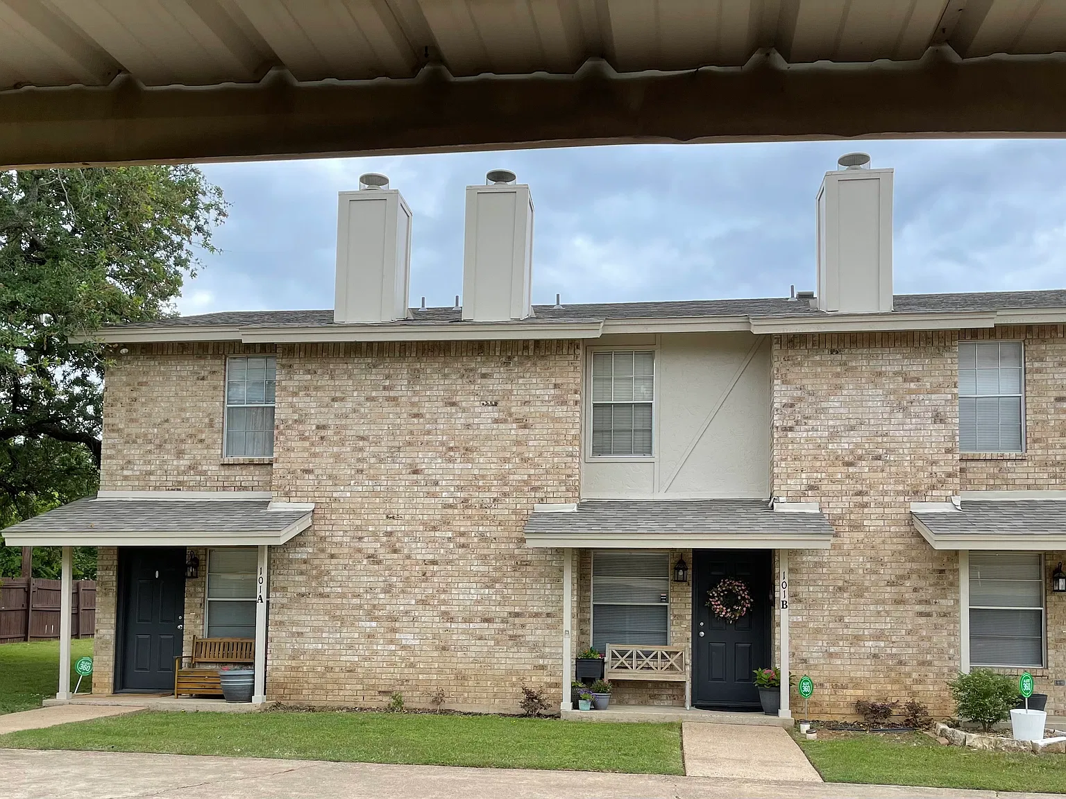 2 bed, 1.5 bath, 1056 sqft, $1,750 — Photo 1