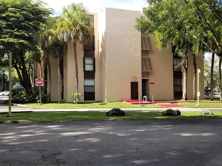 14201 SW 88th St #405 — Photo 34