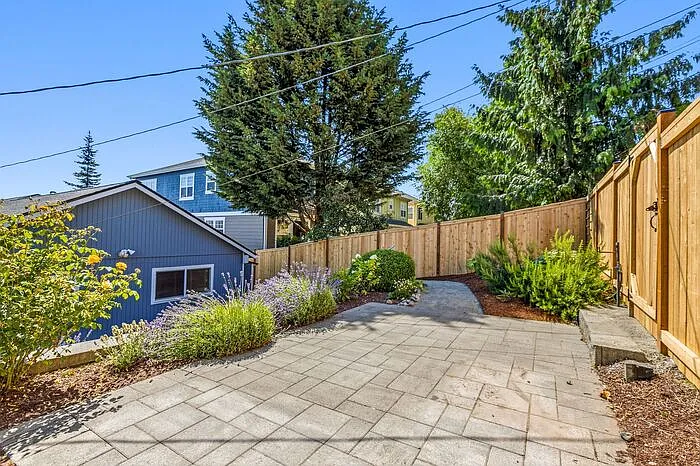 5929 32nd Ave SW — Photo 35