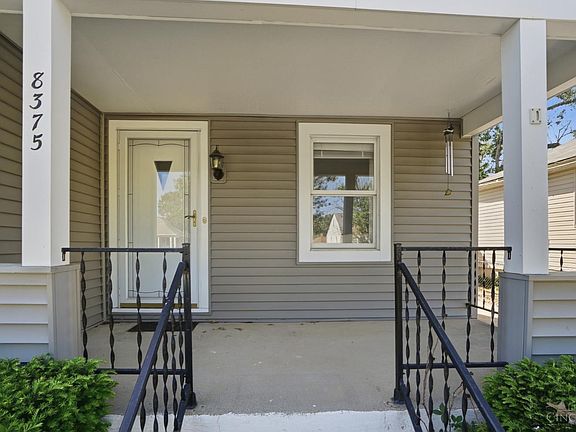 3rd image of 8375 Roland Ave
