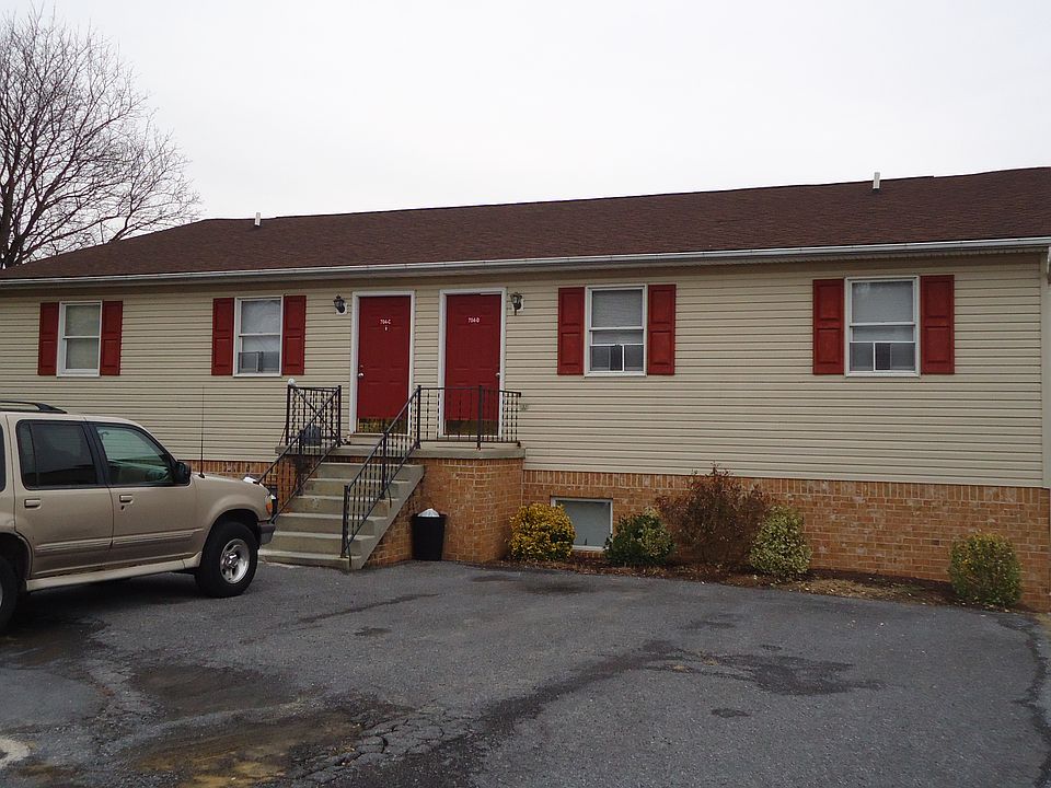 2nd image of 704 Thomas Ln APT B