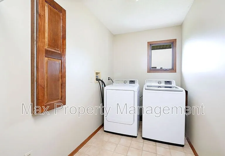 8200 Northview Dr — Photo 25