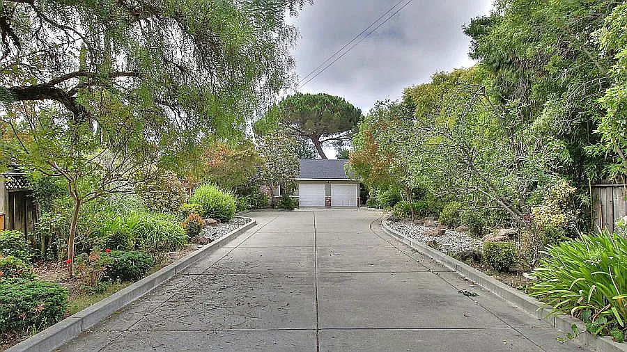 4189 Seven Hills Rd photo 1