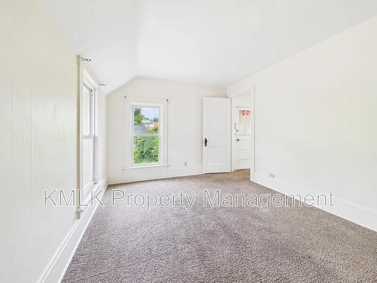 183 N Union St — Photo 36