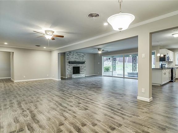 5th image of 428 N Manus Dr