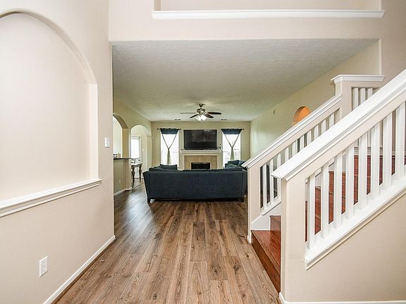 4th image of 1 Carmel Chase Ct
