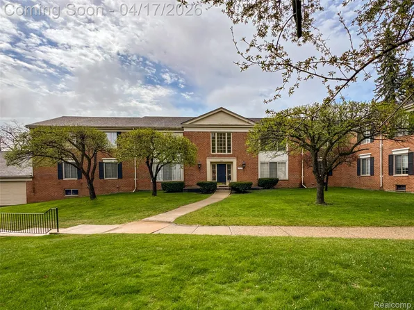 29676 Middlebelt Rd Unit 15, Farmington Hills, MI 48334