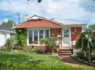 15831 82nd St, Howard Beach, NY 11414