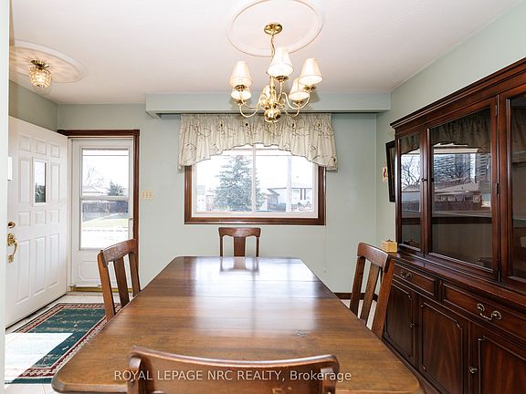 5th image of 38 Rivercrest Rd