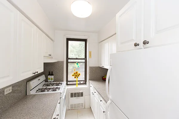 Sold by Re/Max In The City | media 6