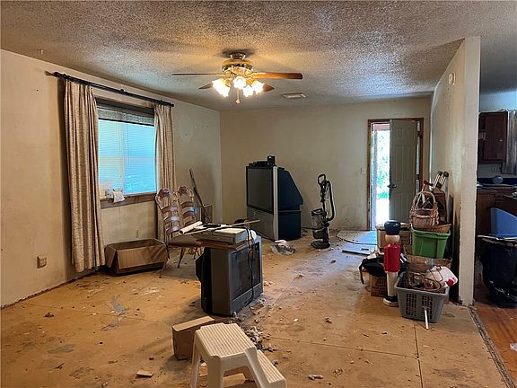 3rd image of 10185 Jackson Ln