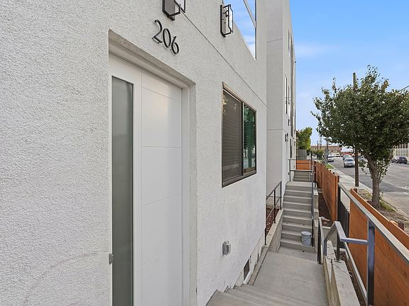 4th image of 206 N Union Ave