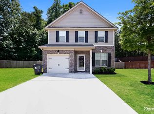 5880 Grande River Rd, College Park, GA 30349