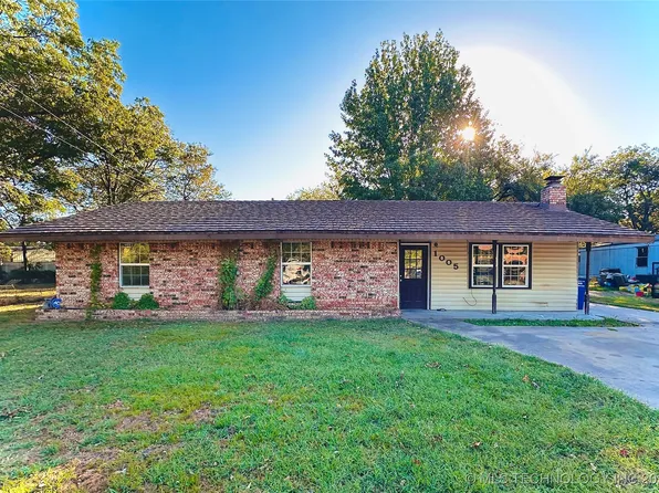 1005 S Garfield Ave, Wagoner, OK 74467