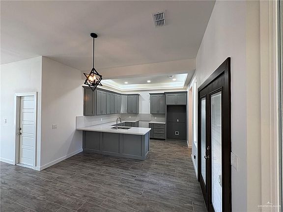 4th image of 3512 E Diamondhead St