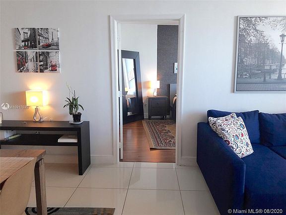4th image of 1750 N Bayshore Dr APT 4903