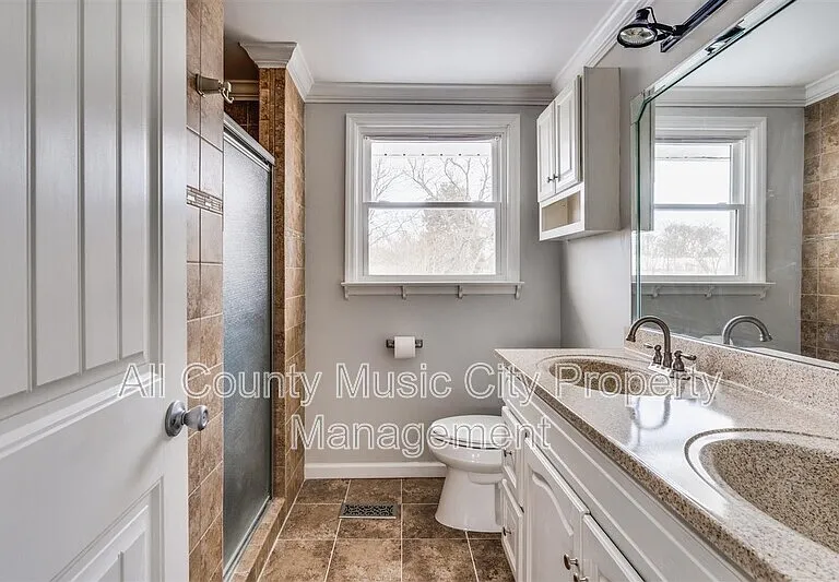 209 Rhine Dr — Photo 11