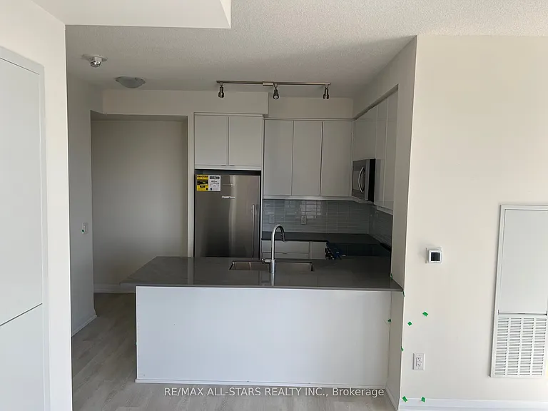 3270 Sheppard Ave E #1124 — Photo 2
