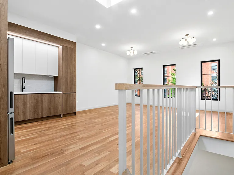 239 Kingston Ave #3 — Photo 2